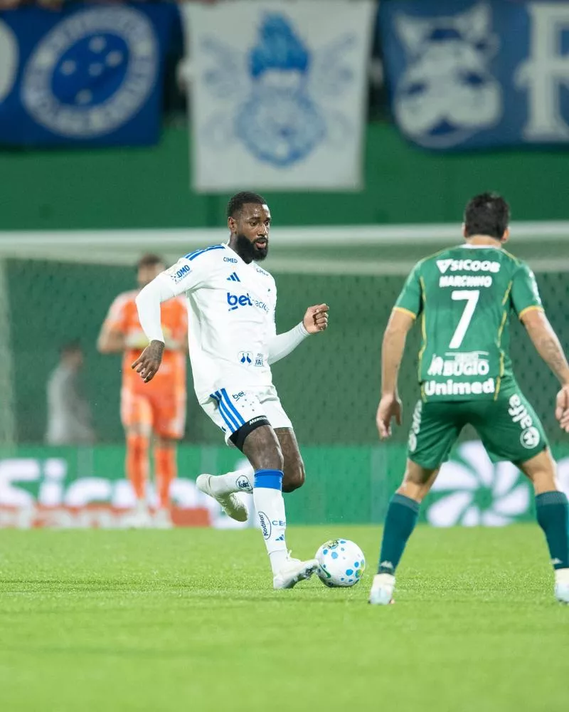 Cruzeiro tem gol anulado e fica no empate com a Chapecoense pela Copa do Brasil