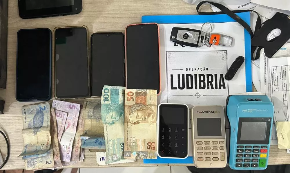 Polícia Civil prende três suspeitos de aplicar golpes usando dados de clientes de lan house na Paraíba