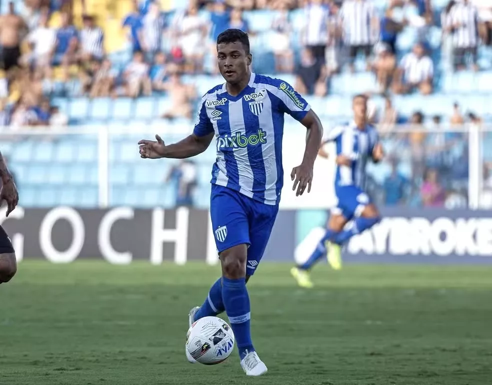 Treze anuncia o meia Victor Alves, ex-Avaí, e chega à 2ª contratação para a Copa Paraíba 2026