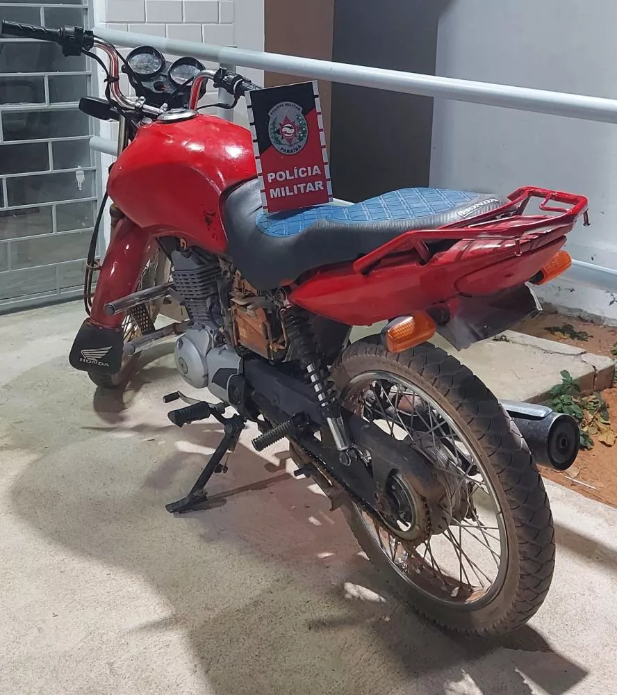 PM recupera moto roubada em Brejinho (PE) e encontrada escondida em mata em Matureia (PB)