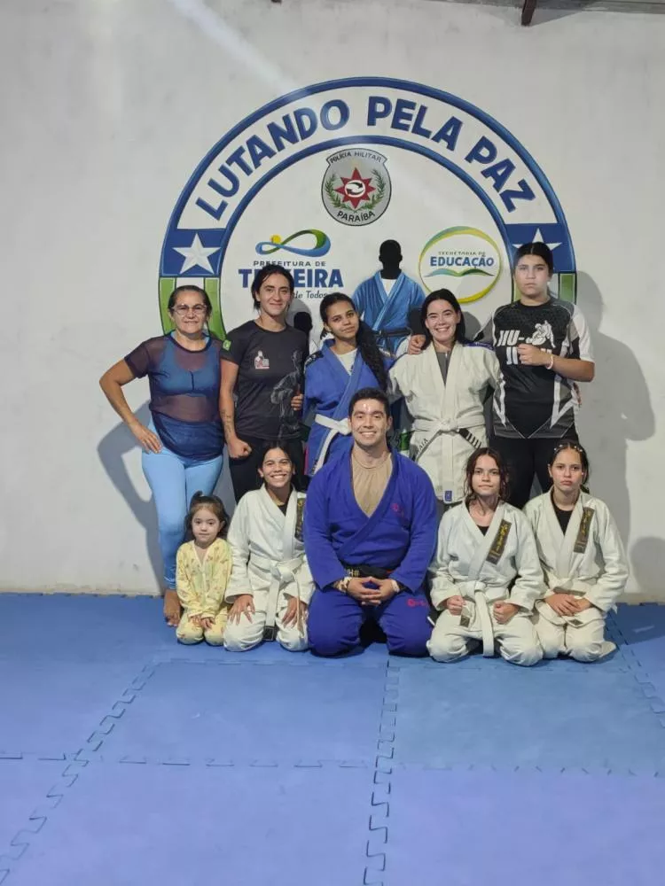 Projeto Lutando pela Paz promove treino de jiu-jitsu com jovens em Teixeira-PB