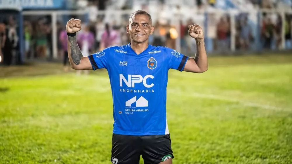 Cruzeiro de Itaporanga anuncia atacante Walter, ex-Inter e Fluminense