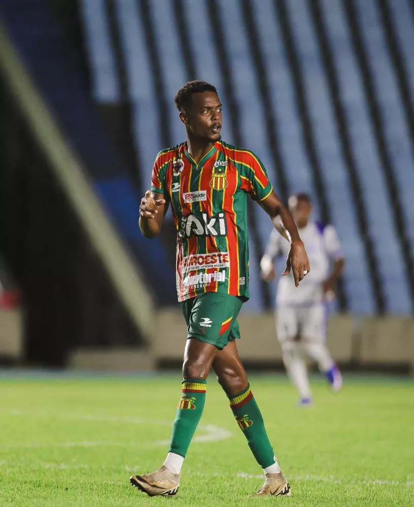 Nacional de Patos acerta com o lateral Hugo Léo, ex-Sampaio Corrêa