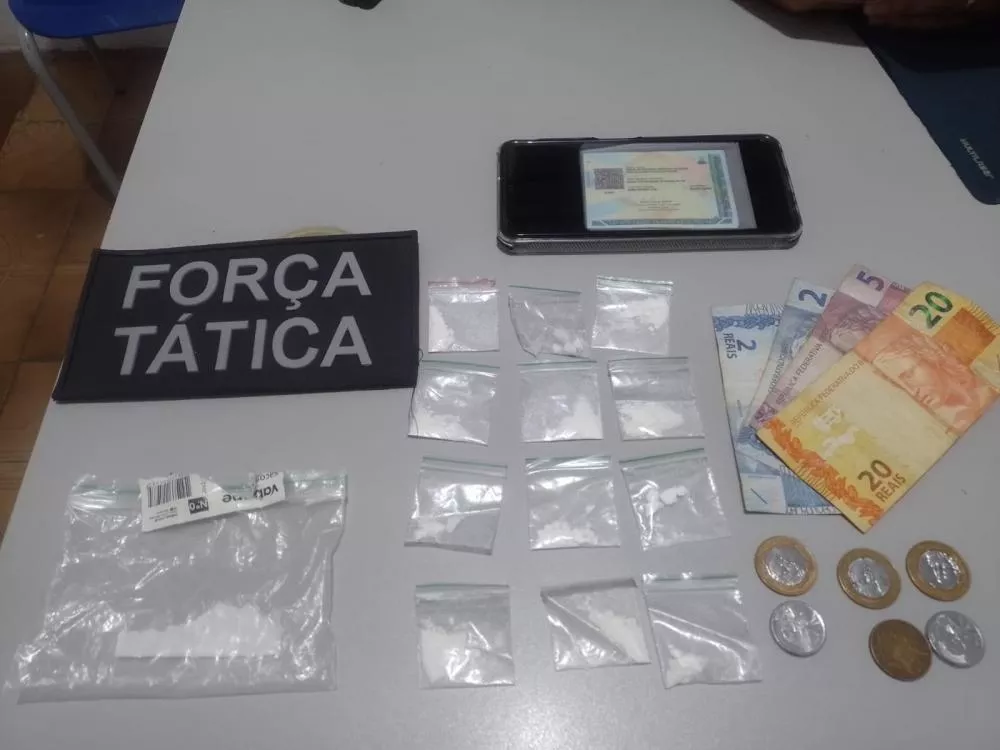 Polícia Militar apreende 12 embalagens de substância semelhante à cocaína em Cacimba de Areia