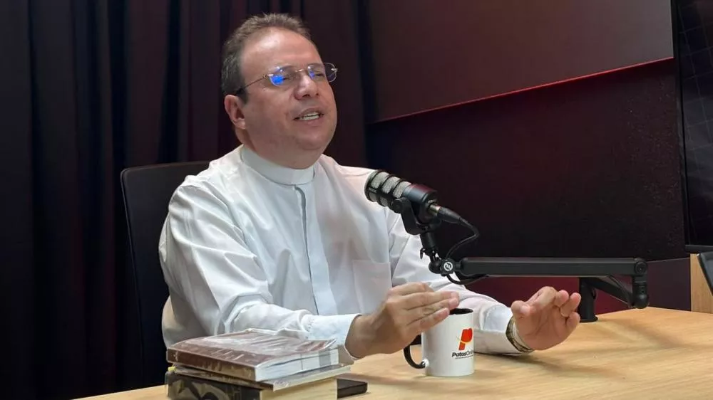Padre Fabricio no Podcast do PatosOnline o PodPatos - Foto: Felipe Vilar/PatosOnline