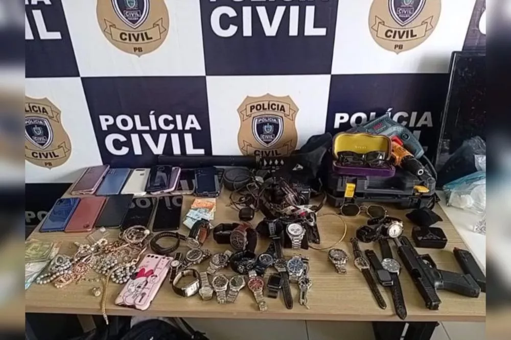 Polícia Civil prende mulher suspeita de integrar grupo envolvido em assaltos a residências em João Pessoa