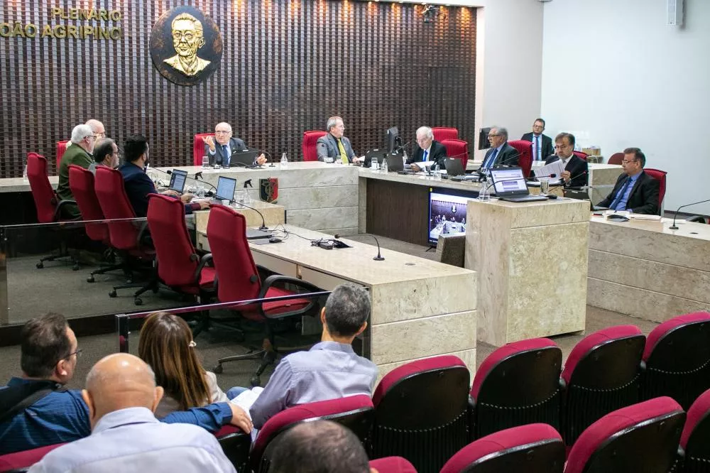 TCE-PB aprecia recursos e consultas, aprova contas de 4 prefeituras e reprova as de Uiraúna relativas a 2023 