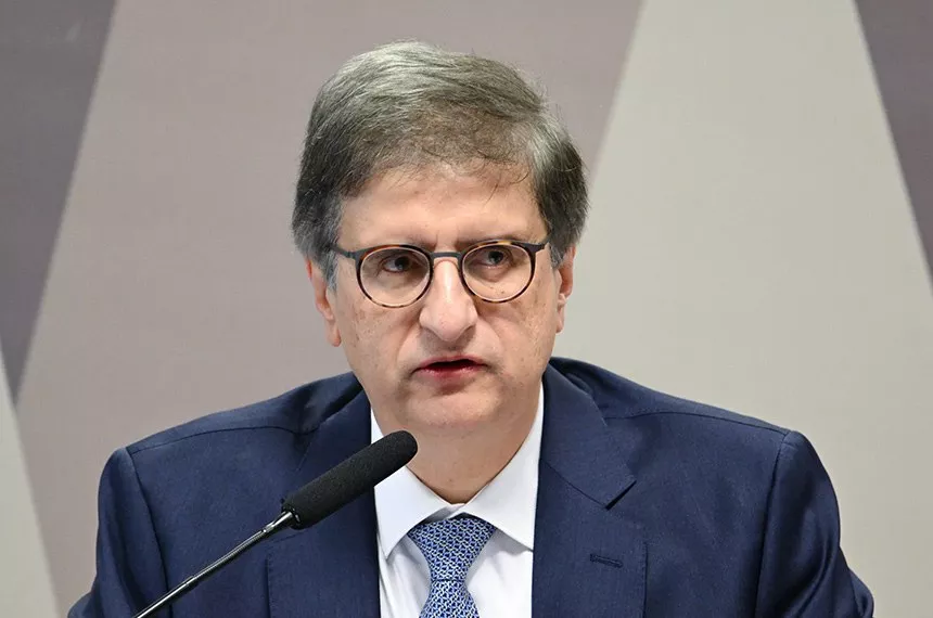 PGR quer nulidade da decisão de Mendonça sobre conversa de Vorcaro e Moraes