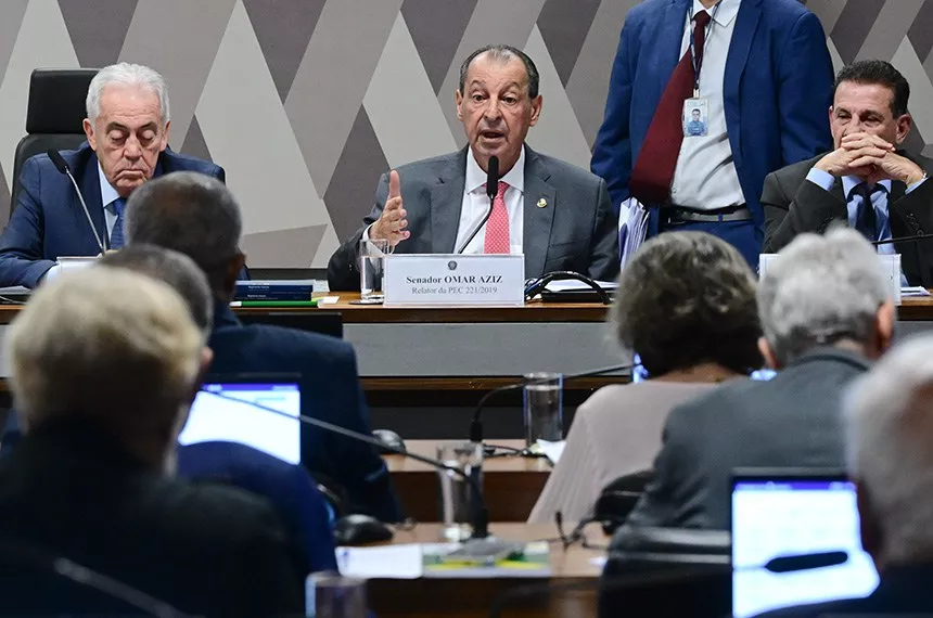 CCJ do Senado aprova PEC do fim da escala 6x1 sem mudanças no relatório