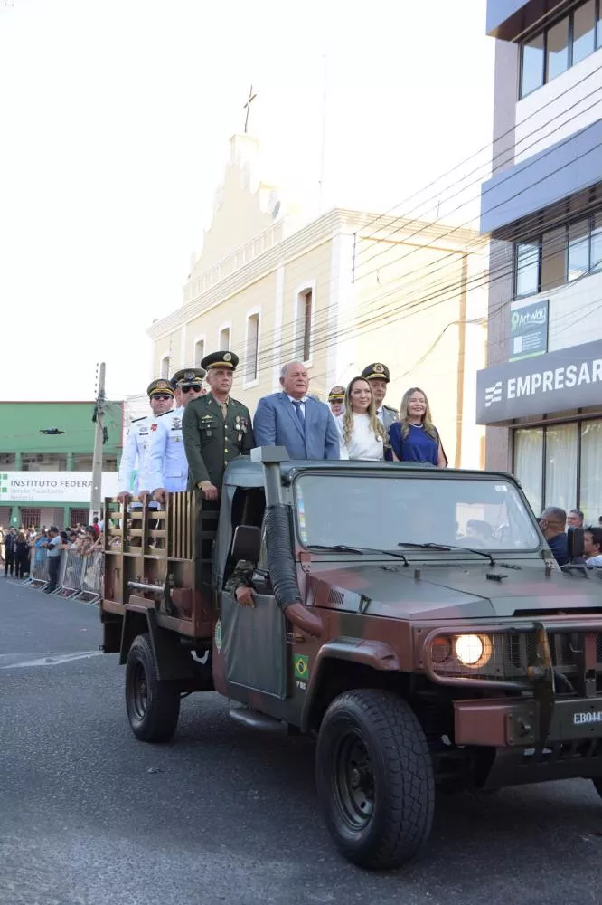 Patos celebra 204 anos da Independência do Brasil com desfile cívico no centro da cidade