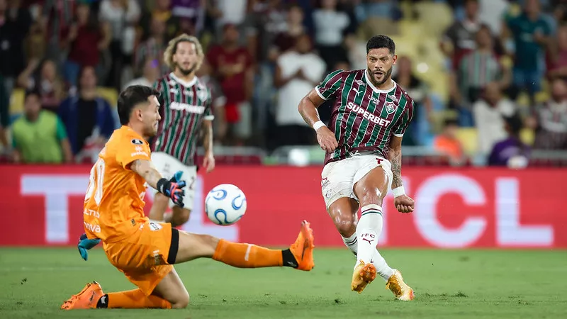 Fluminense conta com brilho de Hulk para sair na frente do Platense por vaga na semifinal da Libertadores