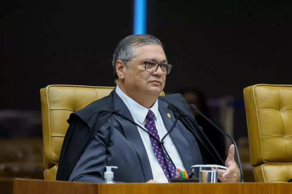Ministro Flávio Dino reverte decisão de Mendonça e determina retorno de Andrei Rodrigues para chefia da PF