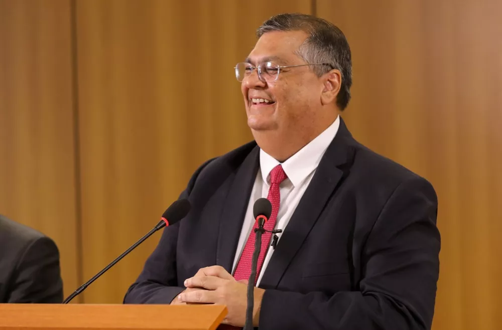 CNN: Decisão de Dino atropela Fachin e Mendonça e escala crise no STF