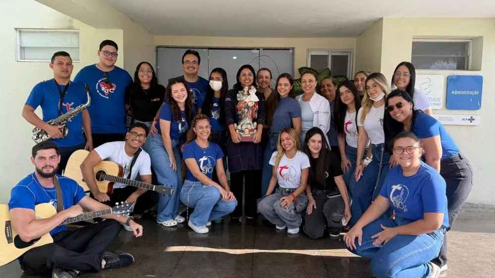 Fé e acolhimento: imagem peregrina de Nossa Senhora da Guia visita Maternidade Dr. Peregrino Filho