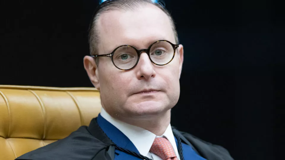 Zanin manda PF entregar cópia do celular de Vorcaro até as 23h