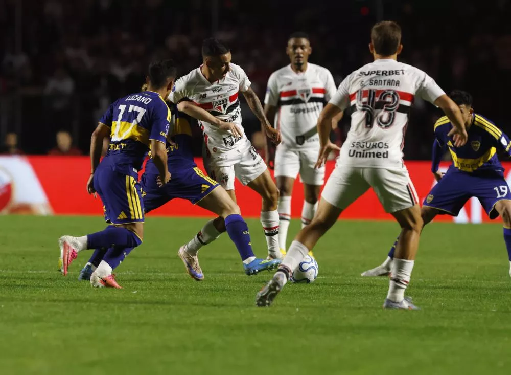 São Paulo frustra torcida no Morumbis lotado, empata com o Boca Juniors e está fora da Sul-Americana