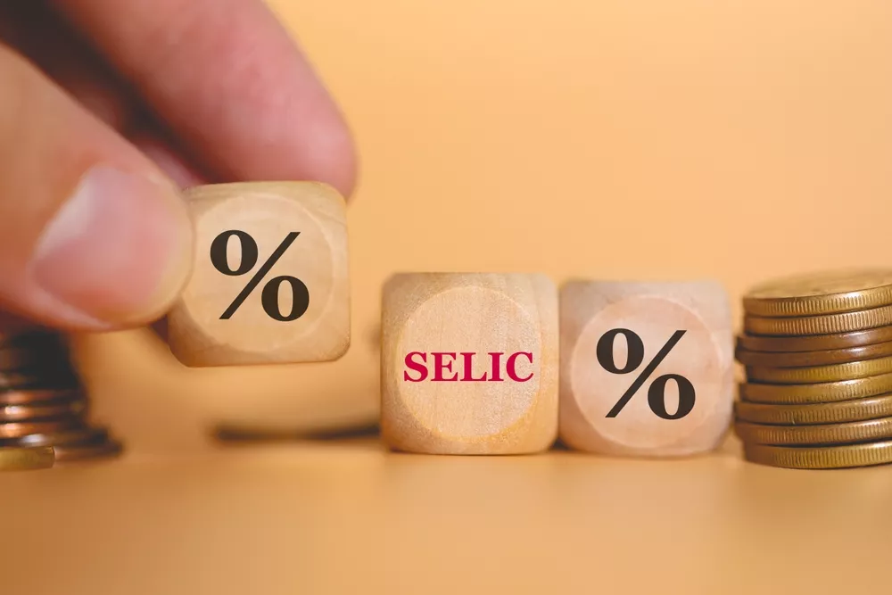 Copom reduz taxa Selic e juros caem para 13,75% ao ano