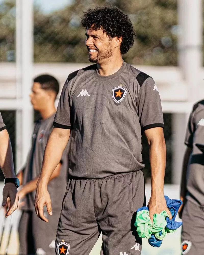 Victor Ferraz assume o Botafogo-PB e terá primeira chance como técnico em “missão quase impossível” na Série C