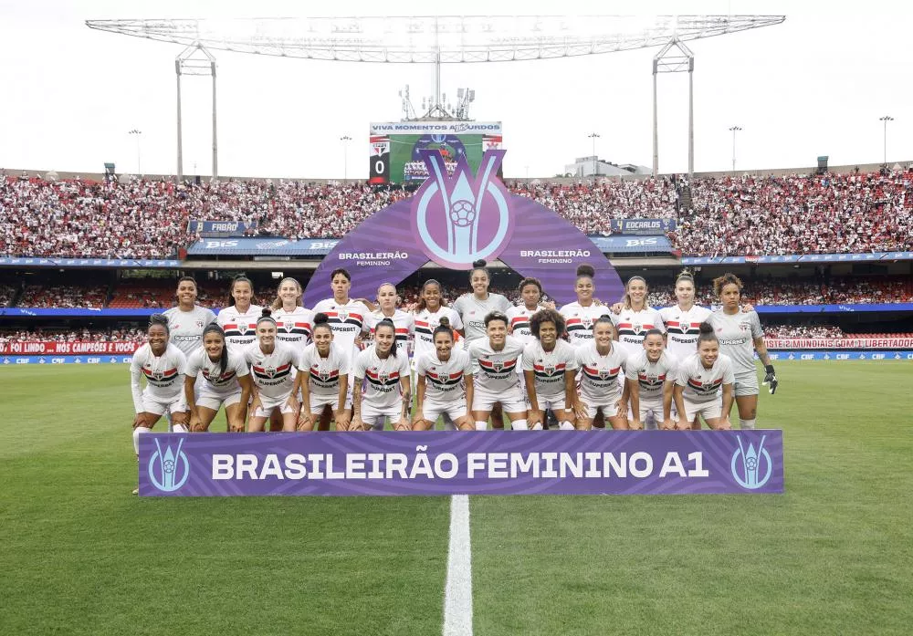 São Paulo segura empate com Corinthians no Morumbis e é campeão do Brasileirão feminino