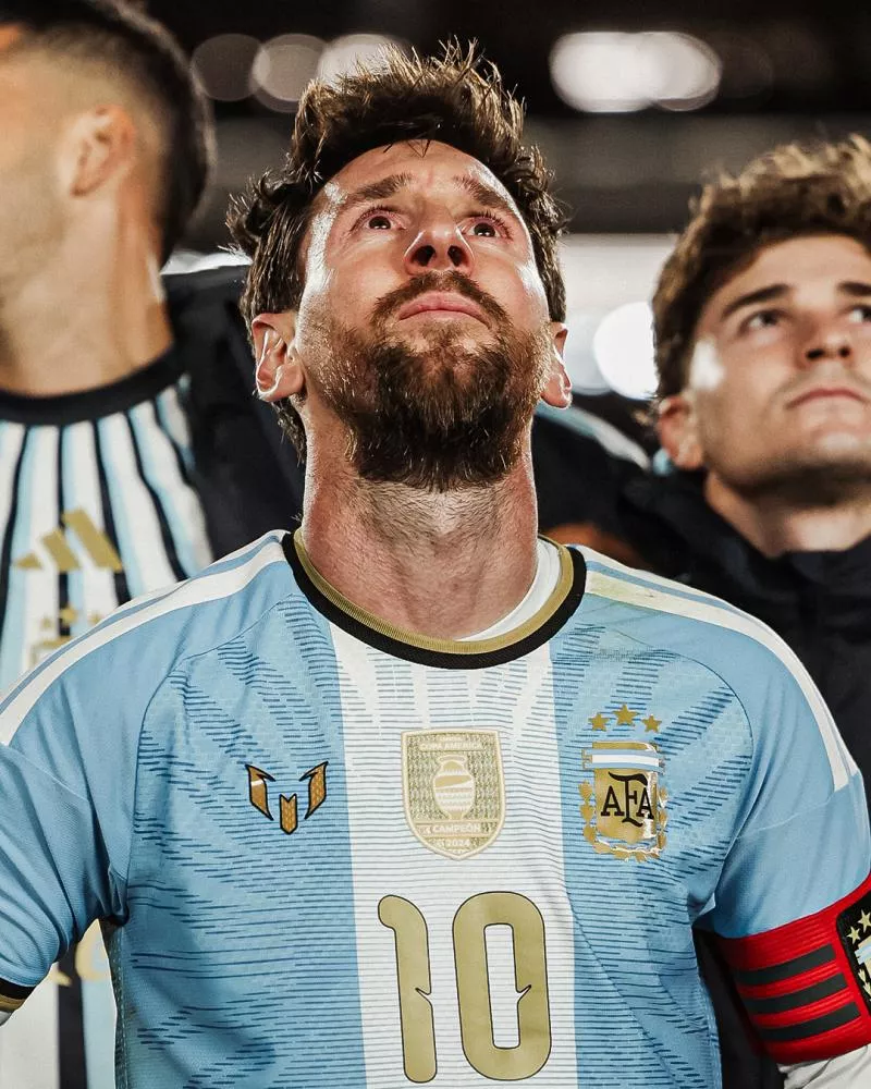 No adeus à seleção argentina, Messi marca, dá assistências e se emociona em vitória sobre Benin