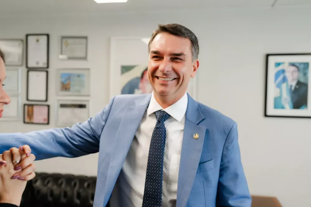 Republicanos confirma apoio a Flávio Bolsonaro no 2º turno das eleições
