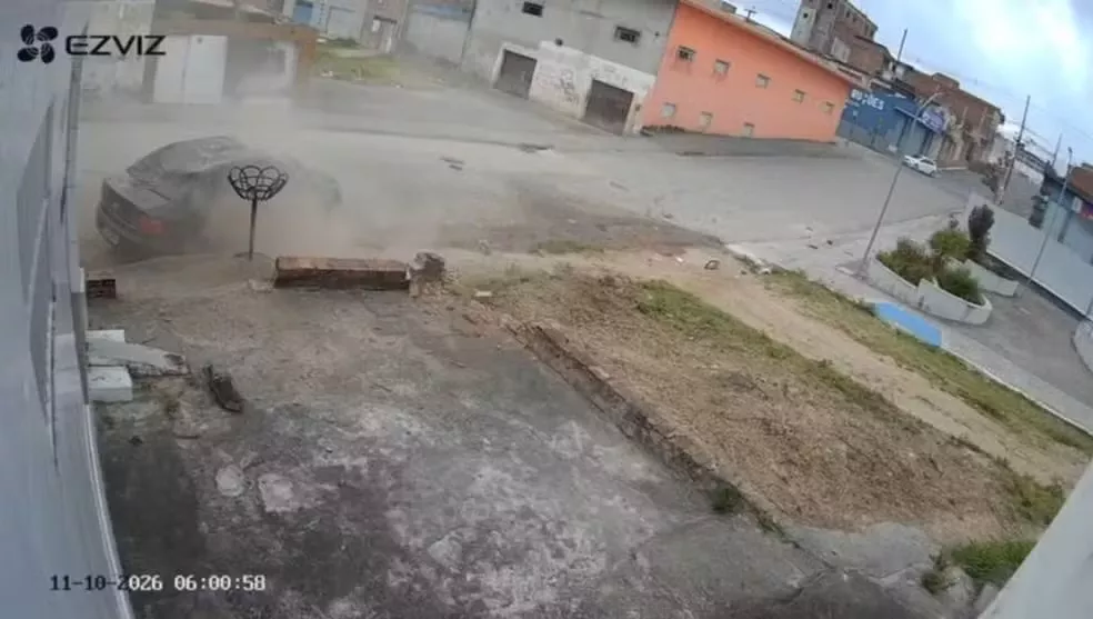 Homem de 65 anos morre após carro atingir estrutura de concreto de residência em Remígio