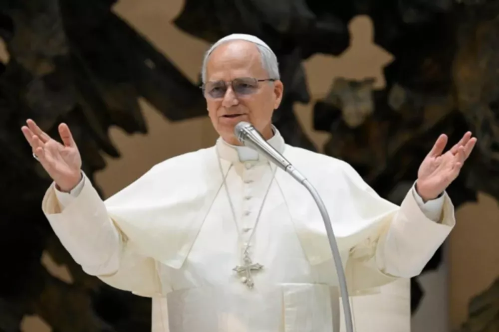 Papa Leão XIV é diagnosticado com câncer e retira parte de pulmão