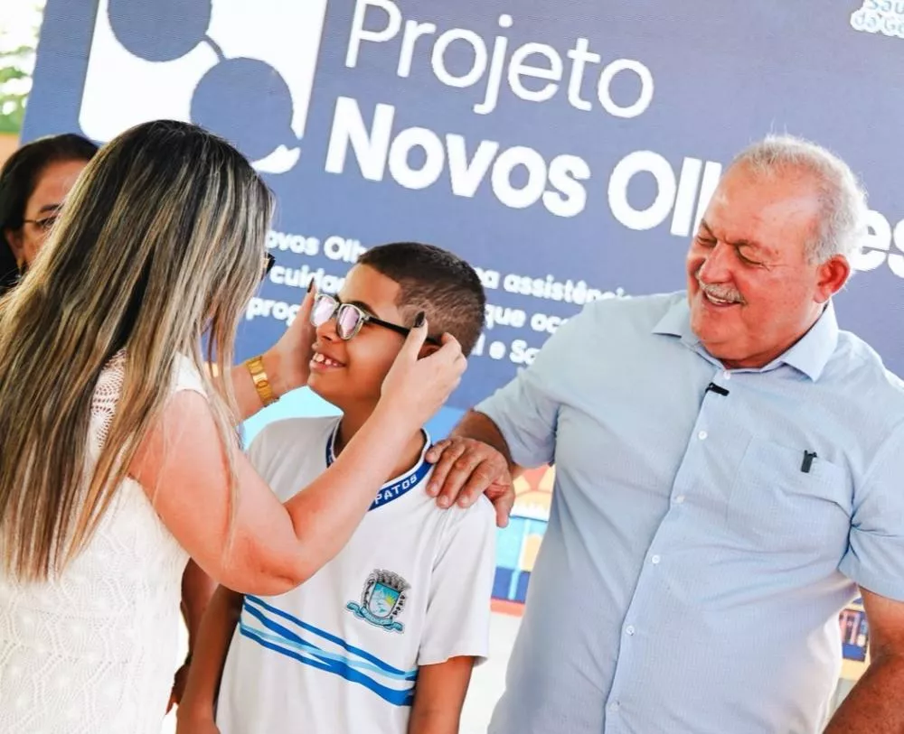 Prefeitura de Patos realiza nova entrega de óculos pelo Projeto Novos Olhares, que já ultrapassa 2 mil unidades distribuídas