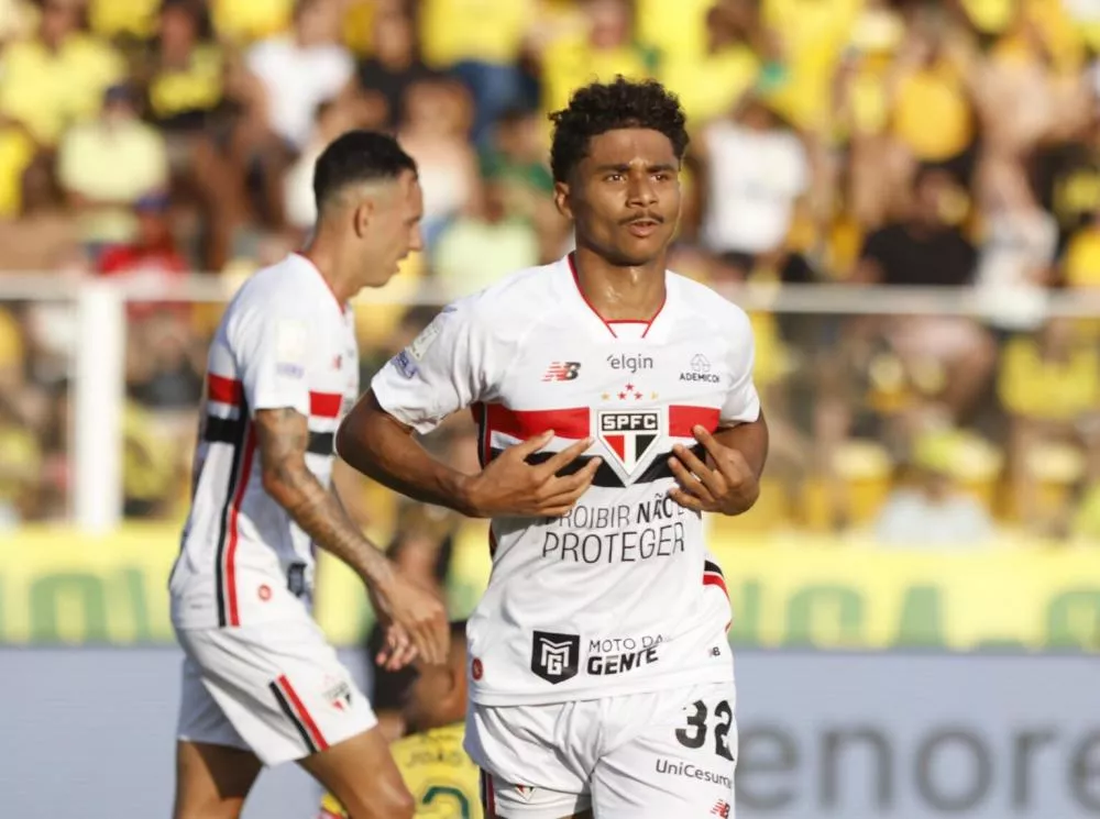 São Paulo sofre gol cedo, mas busca empate com Mirassol fora de casa no Brasileirão