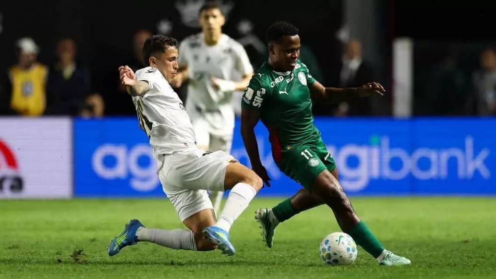 Palmeiras empata com o Santos e pode ver Flamengo ampliar vantagem na liderança