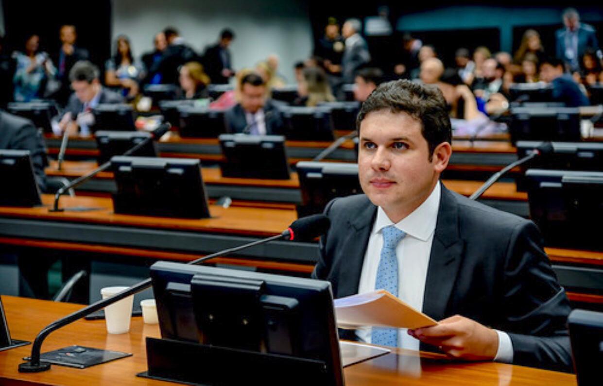 PL de Hugo Motta propõe acordo trabalhista extrajudicial na presença de advogados