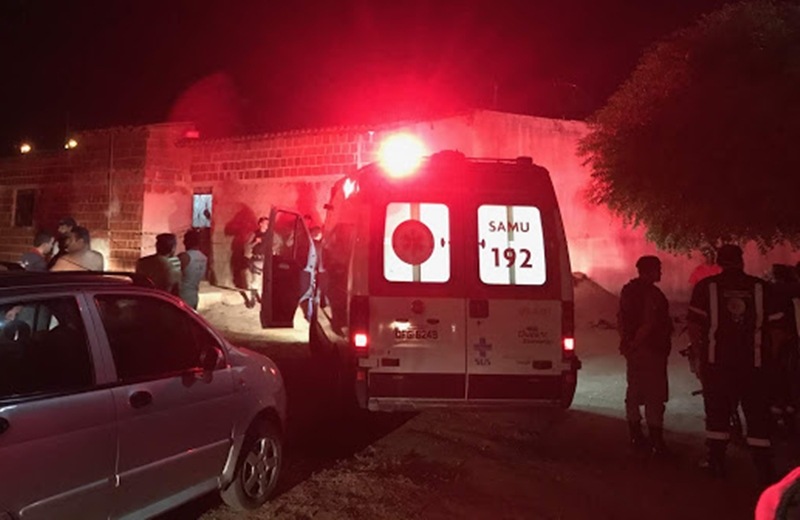 Em Cajazeiras: Jovem é morto a tiros enquanto jantava