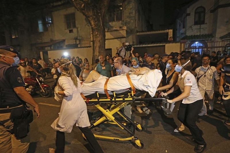 Fogo atinge hospital no Rio de Janeiro e pelo menos 11 pessoas morrem