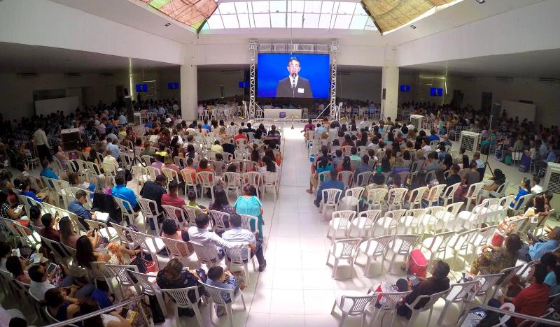 Mais de 1.000 pessoas participam do Congresso das Testemunhas de Jeová na cidade de Patos