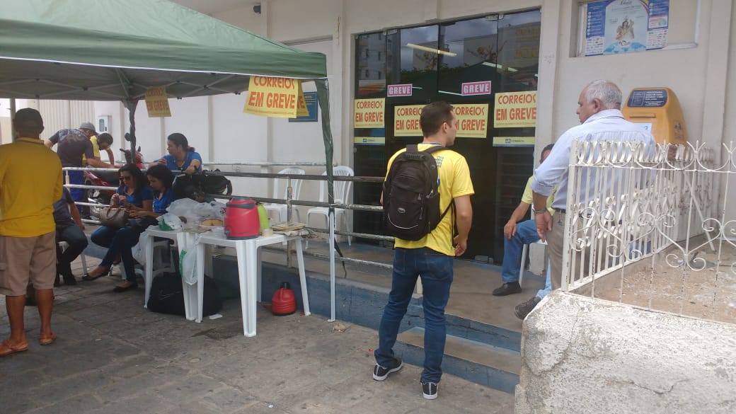 Greve dos Correios pode terminar nesta terça-feira, (17). Ouça: