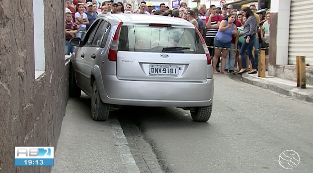 Pai e filho de 4 anos são mortos a tiros em Caruaru