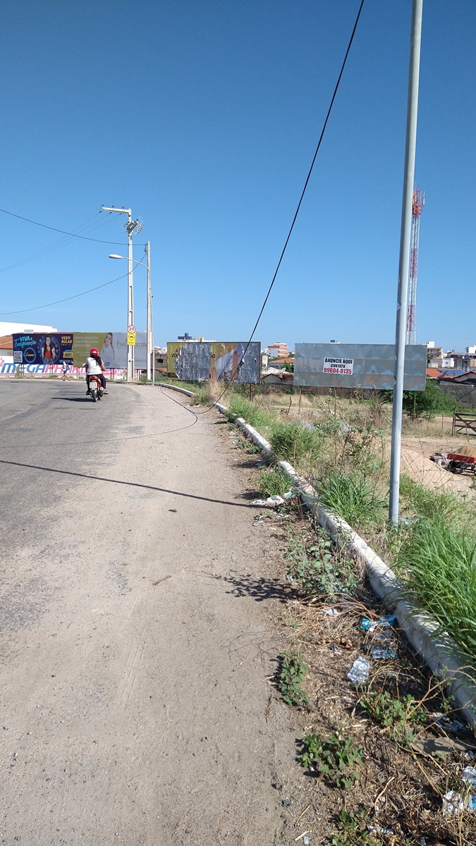 Falta de manutenção deixa ponte nova do Monte Castelo/Centro praticamente as escuras
