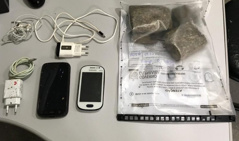 Jovem é presa suspeita de tentar arremessar drogas para dentro de presídio, em CG