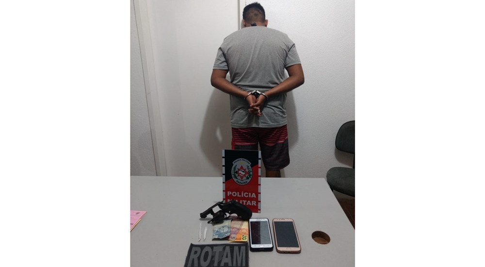ROTAM prende suspeito por porte de arma de fogo, em Patos