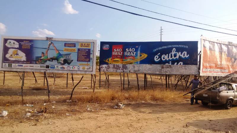 Empresário tem outdoors danificados e denuncia caso na Polícia Civil de Patos