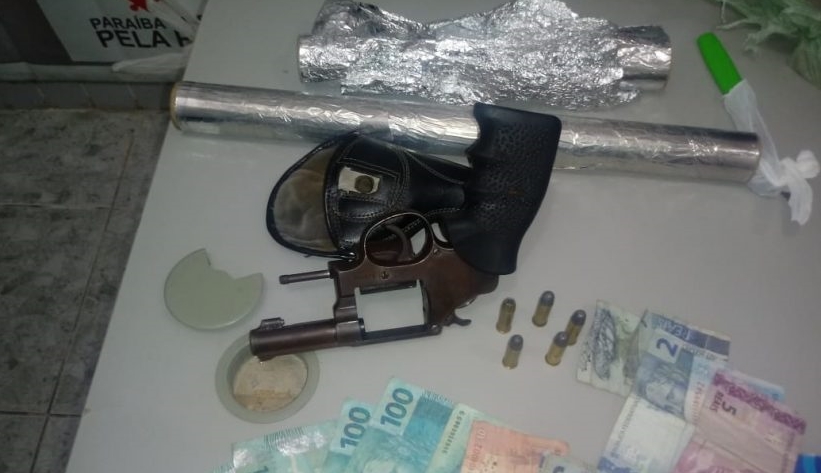 Operação do GTE estoura boca de fumo, prende 3 pessoas e apreende grande quantidade de drogas no Sertão