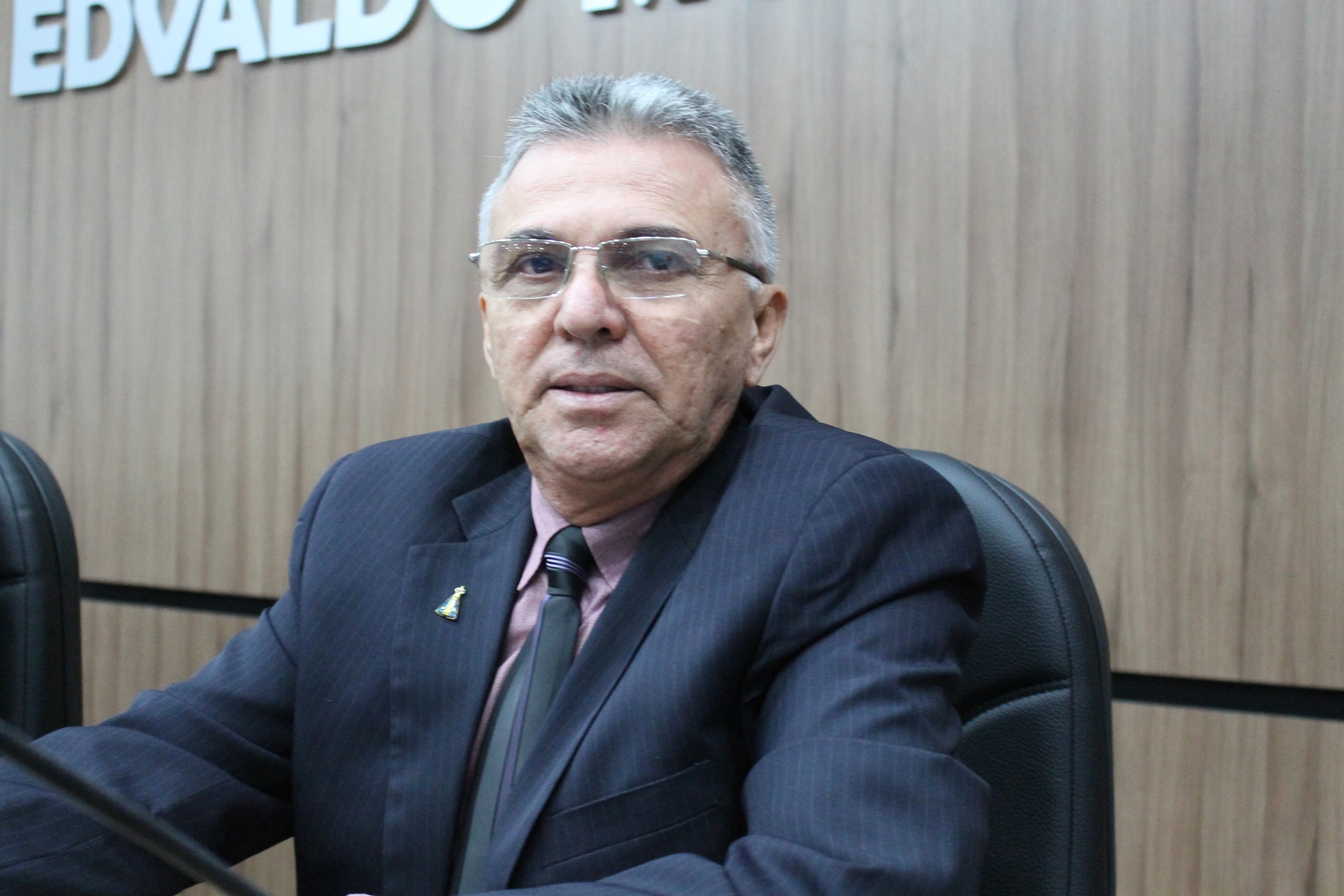 Vereador Toinho Nascimento faz duras críticas à gestão municipal. Ouça: