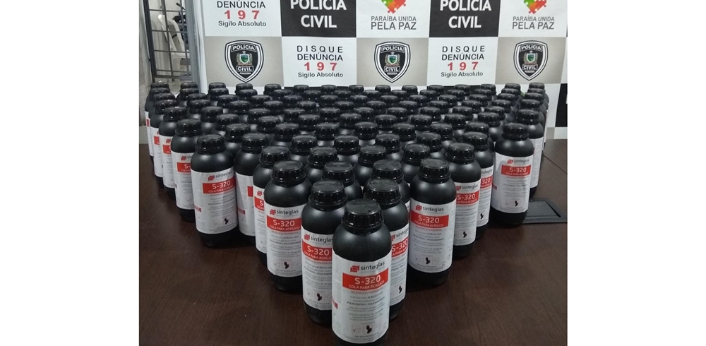 Polícia Civil apreende cerca de 102 recipientes com substância proibida pela Anvisa em Patos