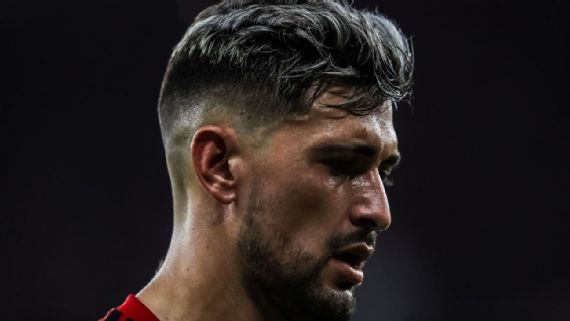 Arrascaeta será operado e vira desfalque no Flamengo; Filipe Luís fará 'tratamento conservador'