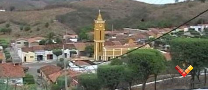 Ao perceber viatura, jovem corre, pula muro de residência e abandona revólver 38, em Santana de Mangueira