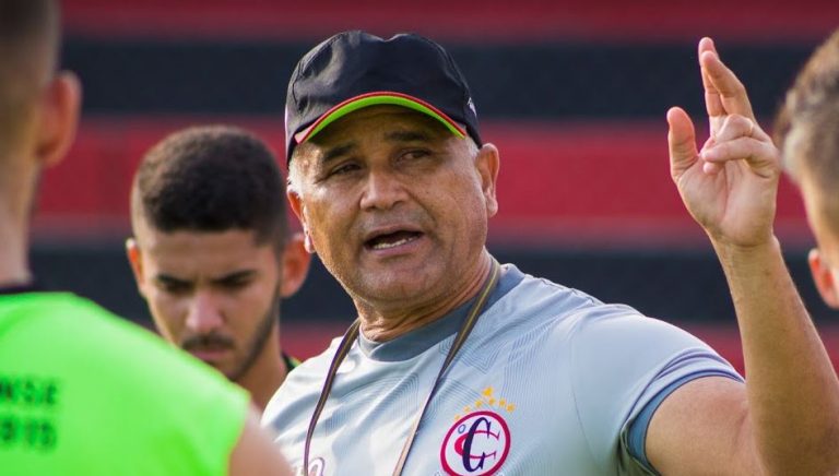 Celso Teixeira deixa o Atlético-PB, que tem novo treinador