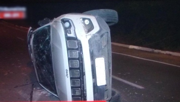 Carro da deputada paraibana capota, após colidir com outro veículo