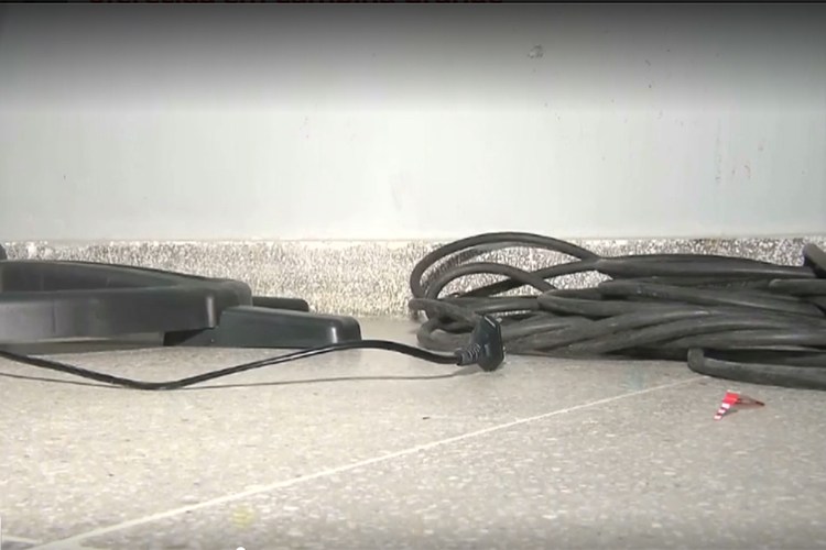 Mulher é presa suspeita de matar a própria mãe de 85 anos por estrangulamento com um fio de ventilador