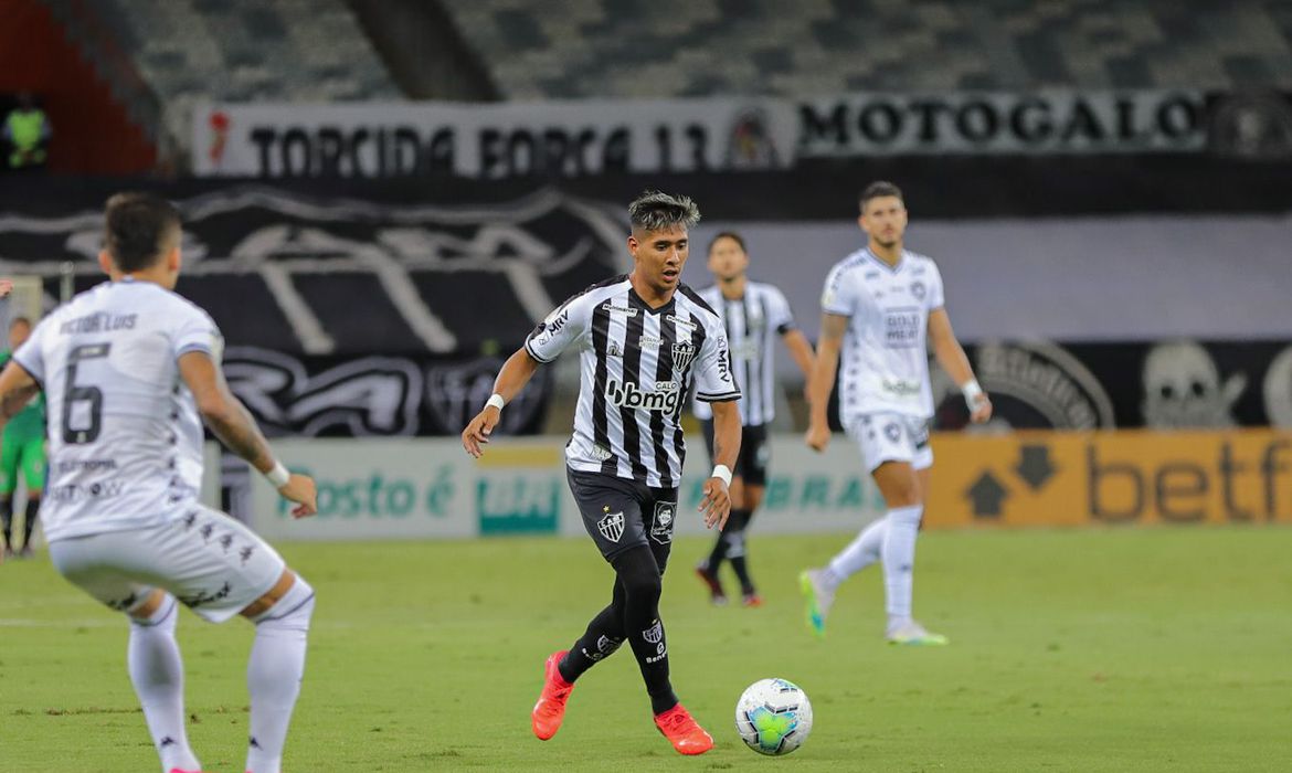 Brasileiro: Atlético-MG supera Botafogo e abre vantagem sobre Flamengo
