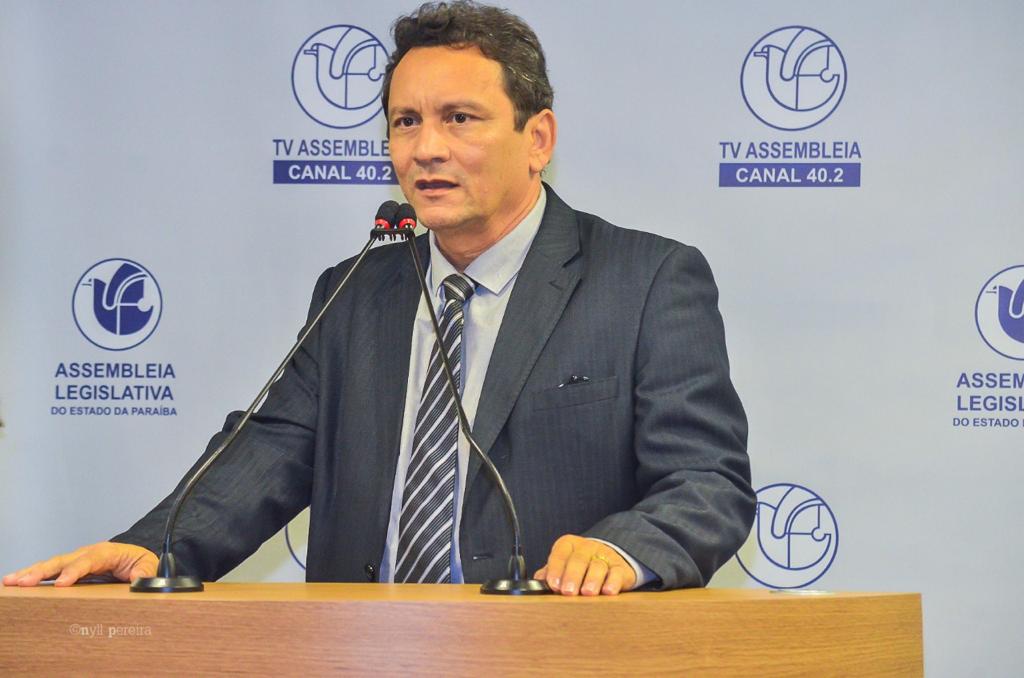 Prefeito de Brejo do Cruz é diagnosticado com Covid-19 e é transferido para São Paulo